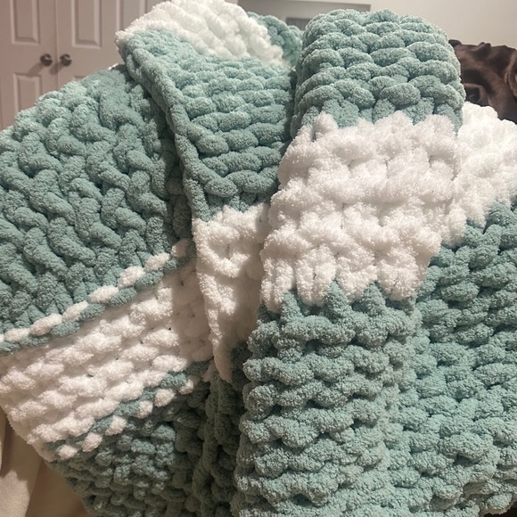 Chunky handmade blanket!! Brand new